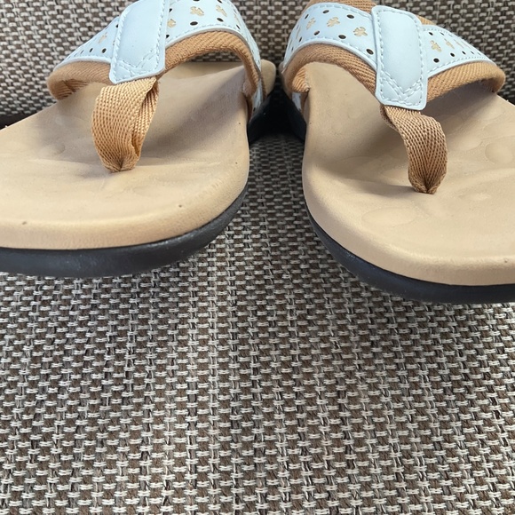 Moerdeng flip flops.Tan.39 - Picture 3 of 7